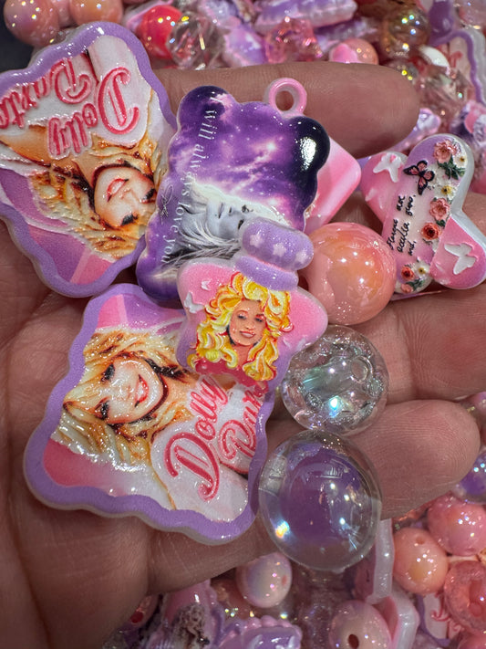 0.Dolly Custom Bead Mix, Dunkin , DIY for Chunky Keychains, Phone and Bag chains!
