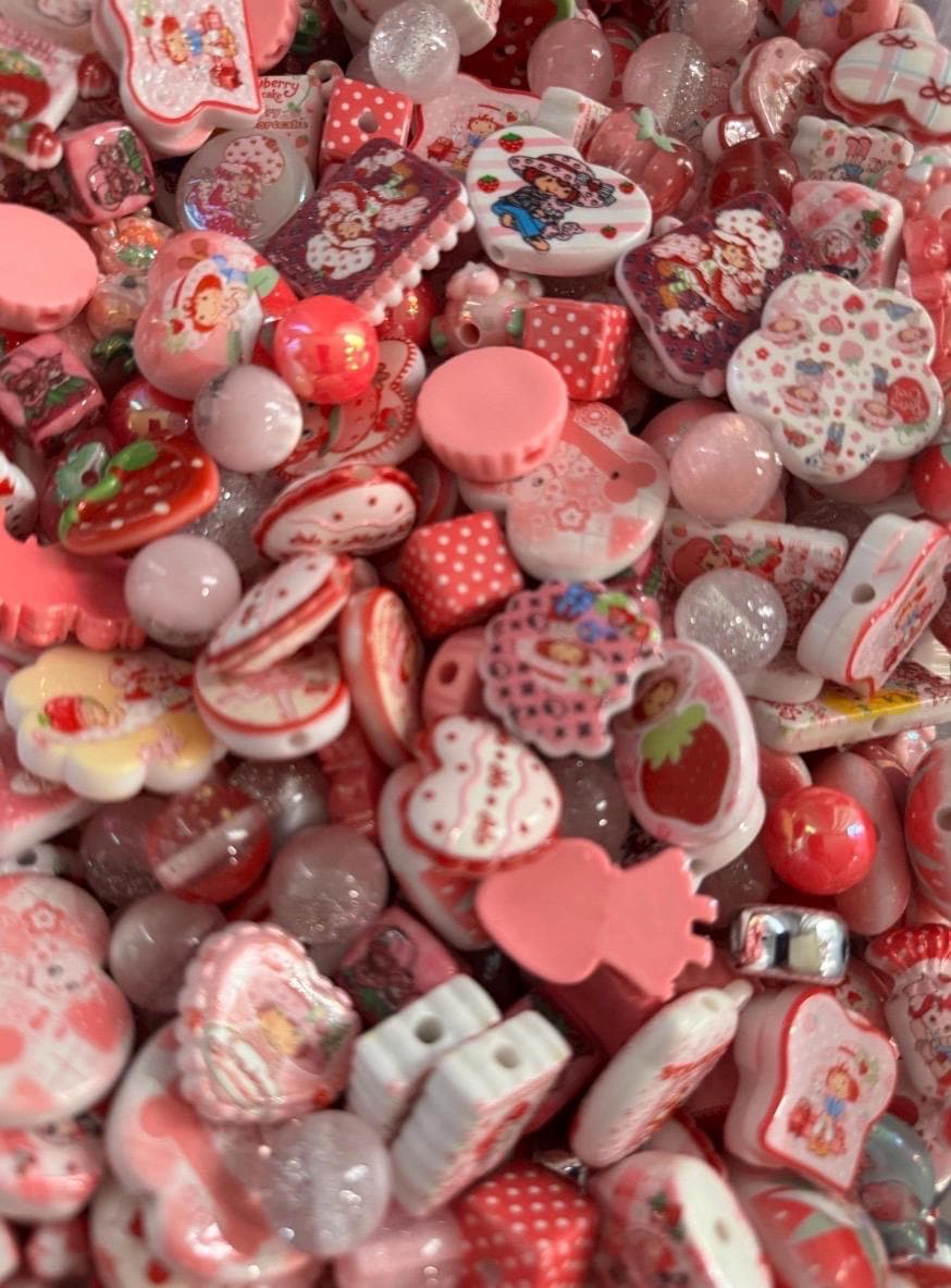 All Strawberry Themes- Premium Acrylic Mix of 12MM-20MM Various Size Beads - For chunky keychains, beaded pens and more!