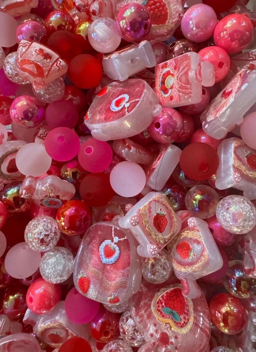 All Strawberry Themes- Premium Acrylic Mix of 12MM-20MM Various Size Beads - For chunky keychains, beaded pens and more!
