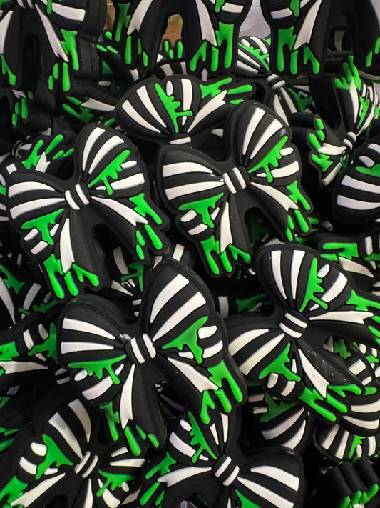 2D Blk/White Striped Green Drip Bow Silicone Bead-2Pc Pack